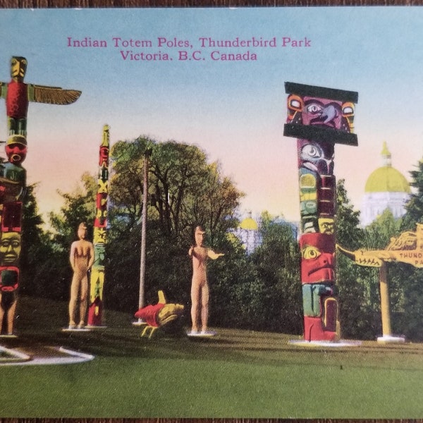 Vintage Linen Native American Totem Poles Thunderbird Park Victoria British Columbia Canada