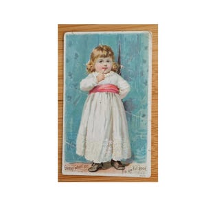 Advertising Trade Card Knapps Root Beer Little Girl Behind Blue Curtain
