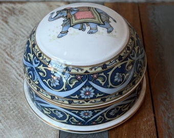 Vintage Wedgwood Fine Bone China Dome Paperweight with Elephant