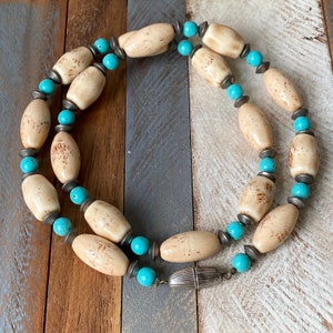 Vintage Costume Jewellery Resin Bakelite Beaded Necklace Long Barrel Screw Clasp