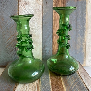 Late 18th Century Emerald Green Hand Blown Pair of Bottle Vases Flasks