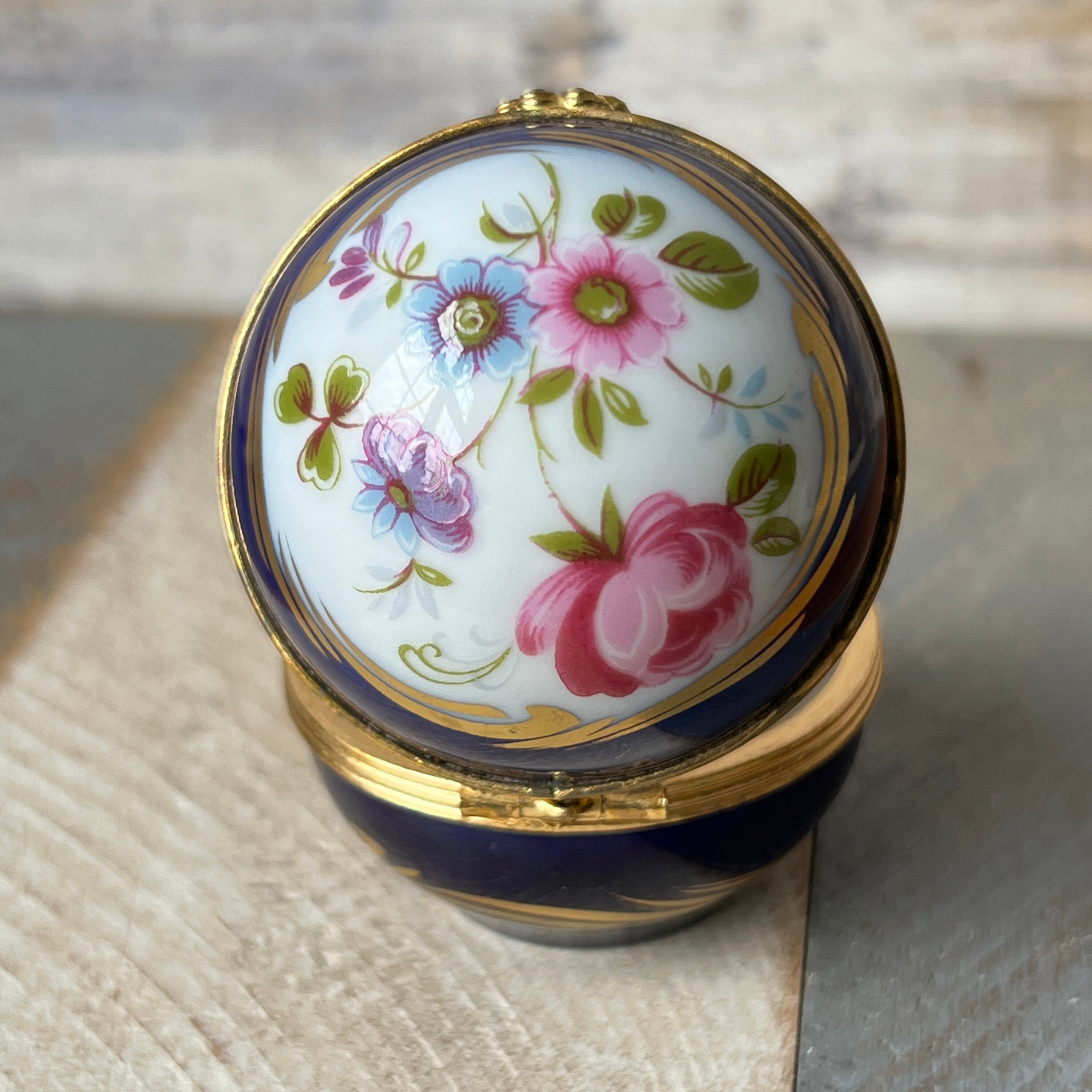 E LIMOGES ボックス　香水瓶 E LIMOGES ボックス 香水瓶 Vintage French Limoges Hand