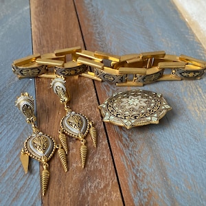 Set di gioielli vintage anni '50 con orecchini a spilla con bracciale smaltato bianco e nero