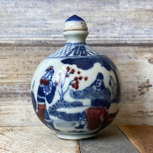 Antique Qianlong Mark Snuff Bottle: Hand-Painted Chinese Porcelain, c1791-1795