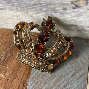 Vintage Costume Jewellery Gold Toned Crown Brooch Pin with Brown and Yellow Rhinestones