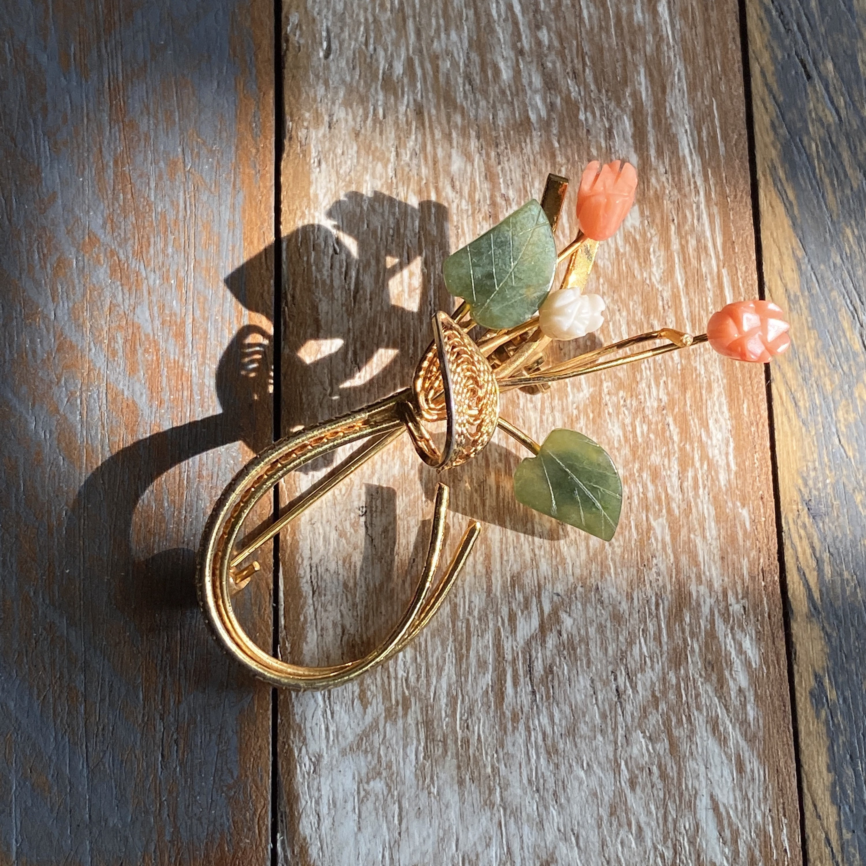 Broche Vintage Fine En Or Avec Fleurs Et Corail Véritable - Modèle Doré - Réf. 4309 - Occasion