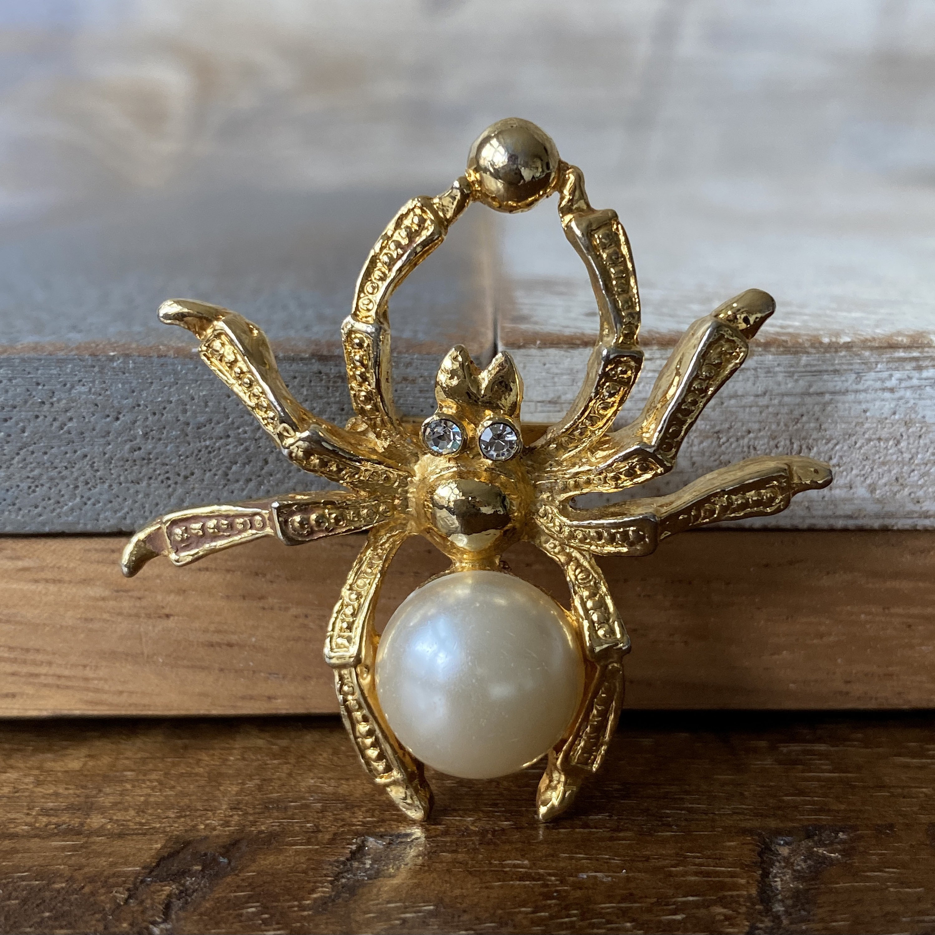 Vintage Costume Jewellery Gold Toned Spider Brooch 