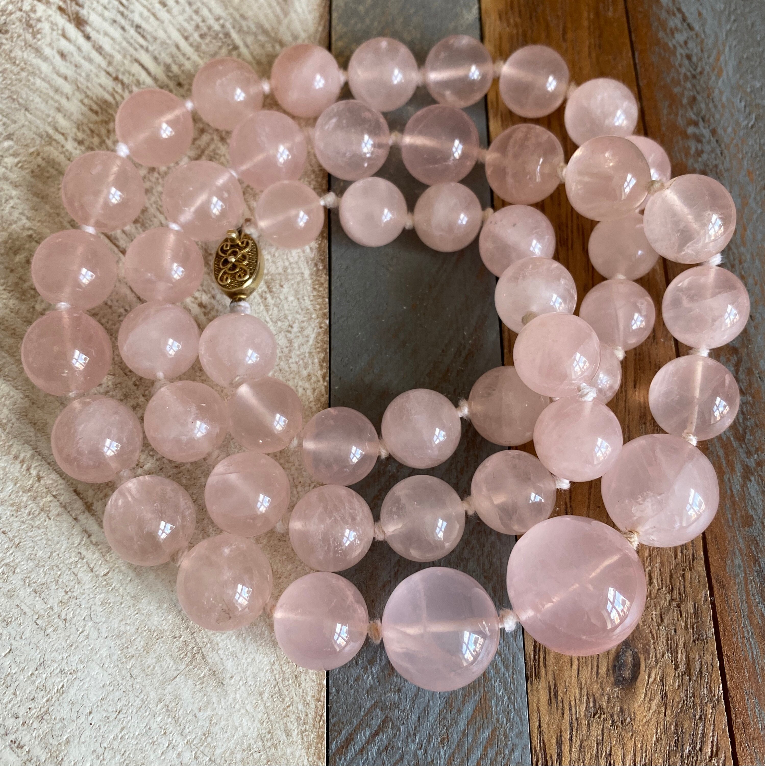 thumbnail image 2 of JaipurJewels 811.85 Carat Natural Pink Rose Quartz Beaded Necklace - 19 Inch Untreated 2 of 3