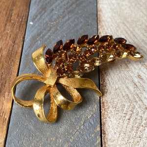 Vintage Costume Jewellery Gold Toned Cluster Brooch with Brown and Yellow Rhinestones