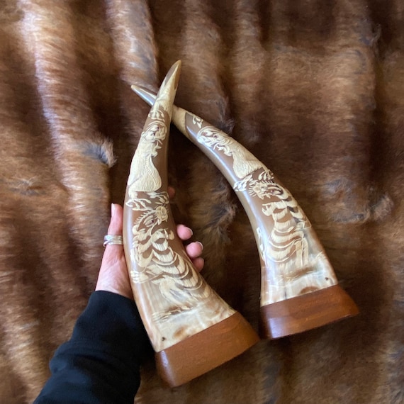 アンティーク中国水牛の角：手彫りの龍と虎の彫刻 - Etsy 日本