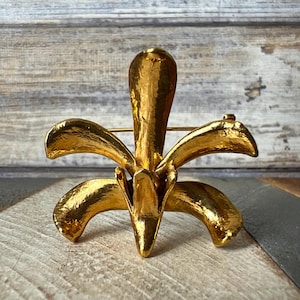 Vintage Gold Toned Orchid Brooch Medium Size