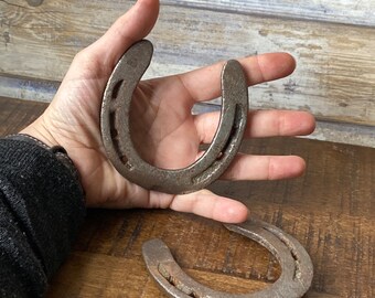 【幸運の蹄鉄】ヴィンテージ ピューター 装蹄師 鍛冶屋 置物 ラッキーアイテム 幸運の蹄鉄】ヴィンテージ ピューター 装蹄師 鍛冶屋 置物 ラッキー