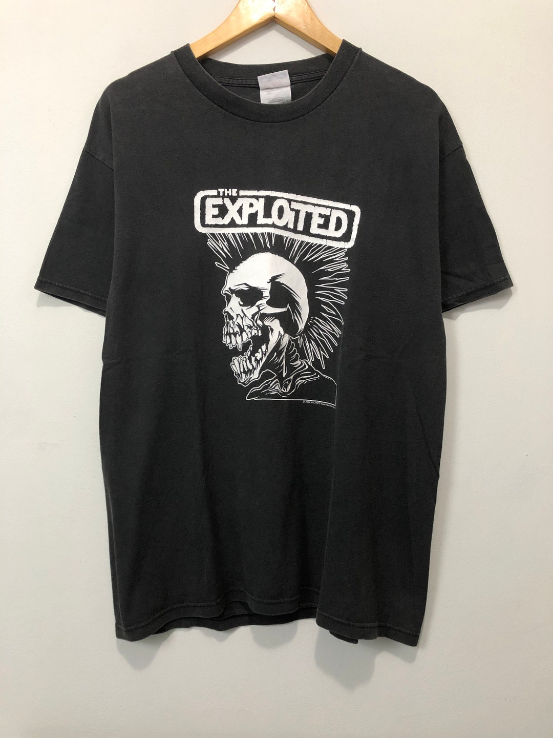☆New Era☆ Newspaper Collage T-Shirt Black 14699258 Pre-owned] NUMBER (N)INE Emblem Print T-shirt 00s Archive