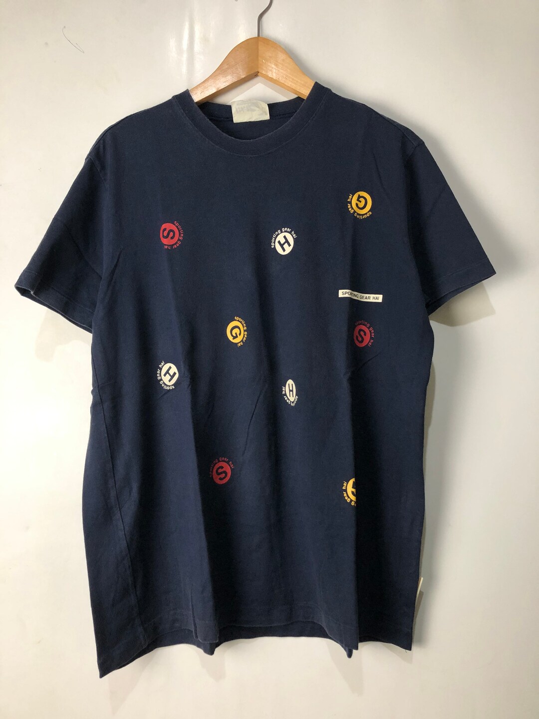 トップス 1980s vintage hai sporting gear T-shirt Vintage Hai Sporting Gear T-shirt - Etsy