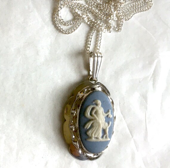 Wedgwood Cameo Wedgwood Blue Jasper 