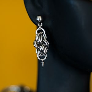 Elegant chainmail earrings