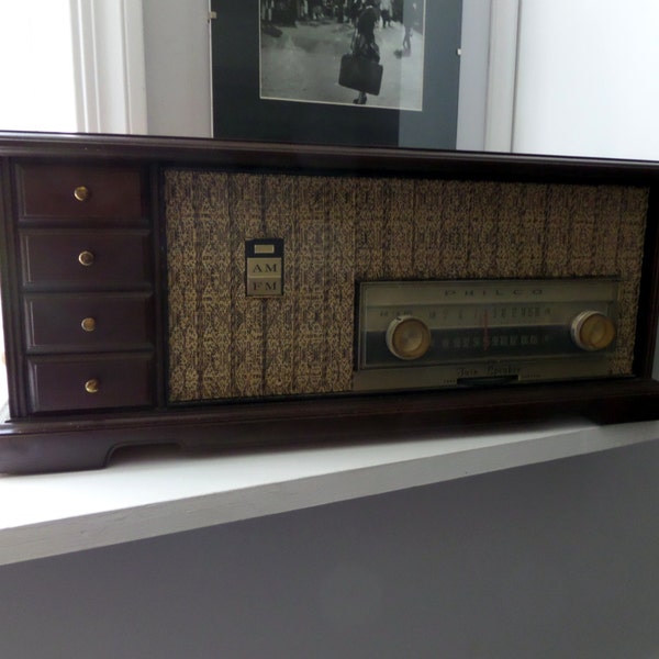 Vintage Philco Tube Radio - Philco Radio -  Vintage Tube Radio - Philco AM/FM Vintage Tube Radio