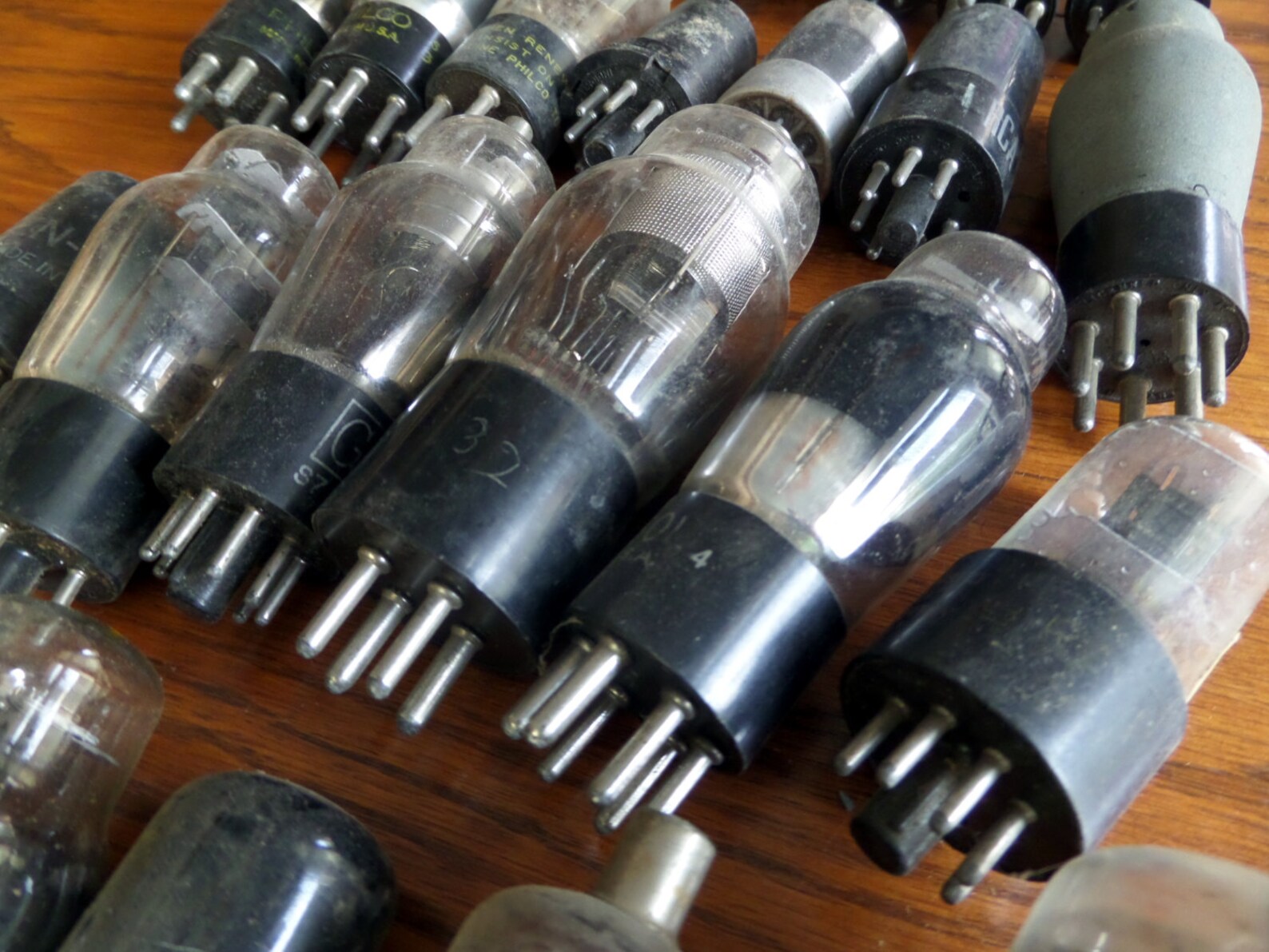 5 Assorted Radio Tubes Vintage Tube Radio Vacuum Tubes Etsy