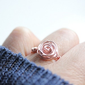 Rose Gold Rose Ring, Wire Rose Ring, Rose Jewelry, Flower Jewelry, Bridal Jewelry, Gift for her, Wedding Favors, Hand wrapped ring