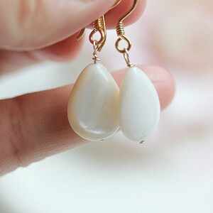 Wire wrapped Freshwater Pearl Earrings - Gold filled - White Pearl Dangle - Wedding Earrings - Wire wrap Pearl Earrings - Bridesmaid Gift