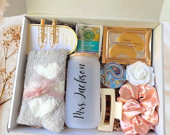 Engagement Gift Box, Personalized Bride to be Gift Box for Future Mrs, Bridal Shower Gift for Bride to be, Custom Bride glass tumbler Gift