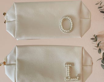 Bridesmaid makeup bag, personalized cosmetic bag for bridesmaid gifts, maid of honor monogram makeup bag for women, bridal party gifts