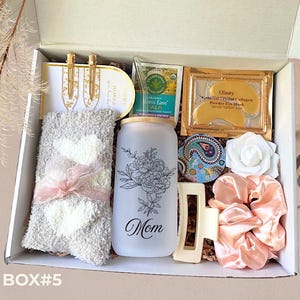 Personalized Birth Flower Tumbler & Spa Gift Box, 40th Birthday Gift for Women, 30th Birthday Gift for Her, Birthday Box
