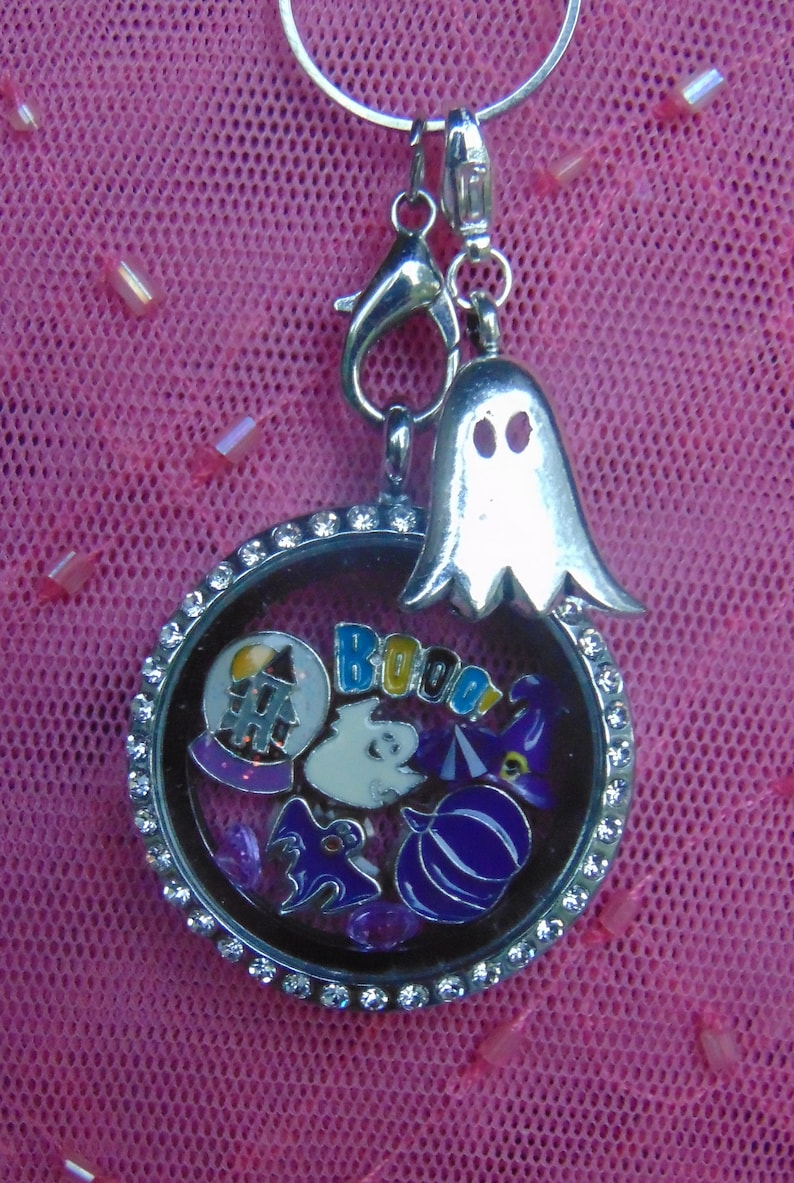 A Cute 10 Piece Purple Ghost Halloween Set With Haunted House Ghosts US Seller. Ghosts Ghosts Free Gift With Purchase