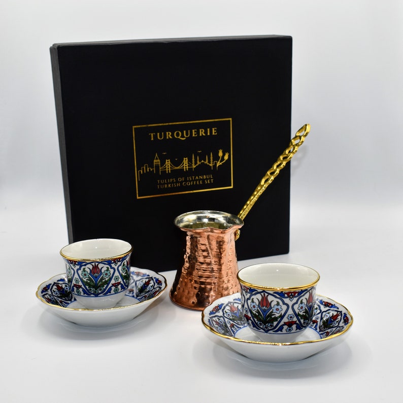 türkischer Kaffee set mit Cezve