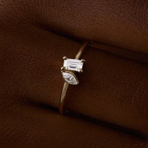 Double Stone Wedding Ring, Two Stone Promise Ring, Unique Moissanite Bridal Ring, Toi Et Moi Wedding Ring
