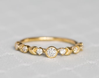 Unique Wedding Band, Moon Wedding Ring, Celestial Wedding, Alternative Bridal Ring, Boho Diamond Ring, Crescent Moon Gold Ring, 14K, 18K