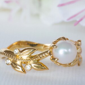 Leaves Engagement Ring, Pearl Engagement Ring, Pearl Wedding Ring, Pearl Anniversary Ring, Pearl Flower Ring, Freshwater Pearl Ring, 18K