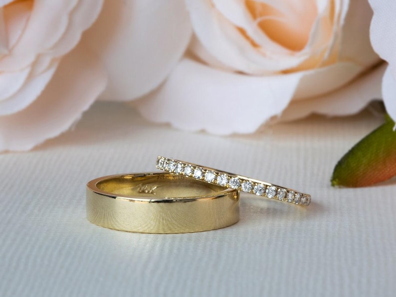 Wedding Bands Set, His & Hers Wedding Bands, Wedding Bands Set Yellow Gold, 18K Wedding Band Set, Wedding Ring Set His and Her image 9