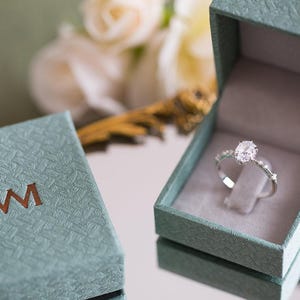 Antiker Verlobungsring, Verlobungsring im edwardianischen Stil, Moissanit-Diamantring, Forever One Moissanitring, 14-karätiger Moissanitring, 18-karätiger Diamantring Bild 8