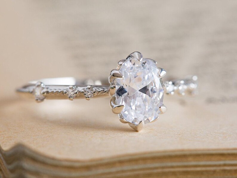 Antiker Verlobungsring, Verlobungsring im edwardianischen Stil, Moissanit-Diamantring, Forever One Moissanitring, 14-karätiger Moissanitring, 18-karätiger Diamantring Bild 2