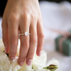 Antiker Verlobungsring, Verlobungsring im edwardianischen Stil, Moissanit-Diamantring, Forever One Moissanitring, 14-karätiger Moissanitring, 18-karätiger Diamantring Bild 4