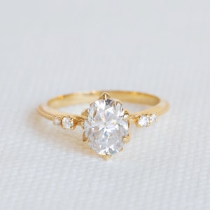 Moissanit-Verlobungsring, Edwardianischer Verlobungsring, Viktorianischer ovaler Moissanit-Ring, Antiker Gold-Verlobungsring, Vintage-Brautring