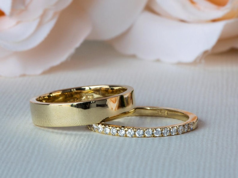 Wedding Bands Set, His & Hers Wedding Bands, Wedding Bands Set Yellow Gold, 18K Wedding Band Set, Wedding Ring Set His and Her image 2