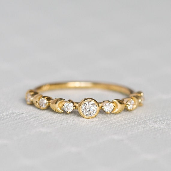 Unique Wedding Band, Moon Wedding Ring, Celestial Wedding, Alternative Bridal Ring, Boho Diamond Ring, Crescent Moon Gold Ring, 14K, 18K