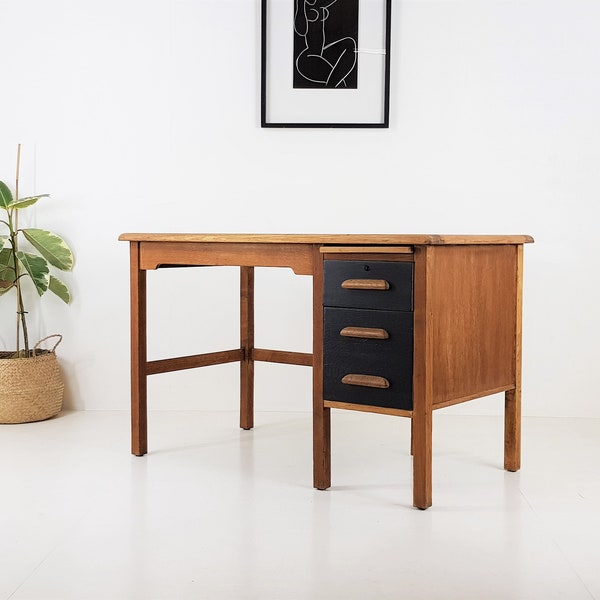 Vintage Desk 1940s / 1950s - Oak - Farmhouse / School Desk / Shaker