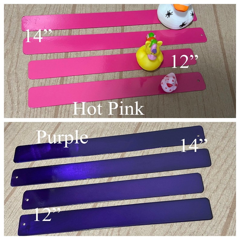 Puede incluir: Cuatro tiras de metal en rosa intenso y morado, cada una con una longitud diferente. Las tiras est&aacute;n etiquetadas con medidas en pulgadas: 14", 12", 14" y 12".