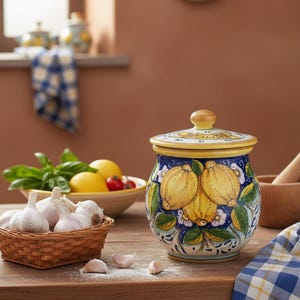 Pot à ail en céramique d'art italienne, motif citrons peint à la main, fabriqué en Toscane, Italie. image 2