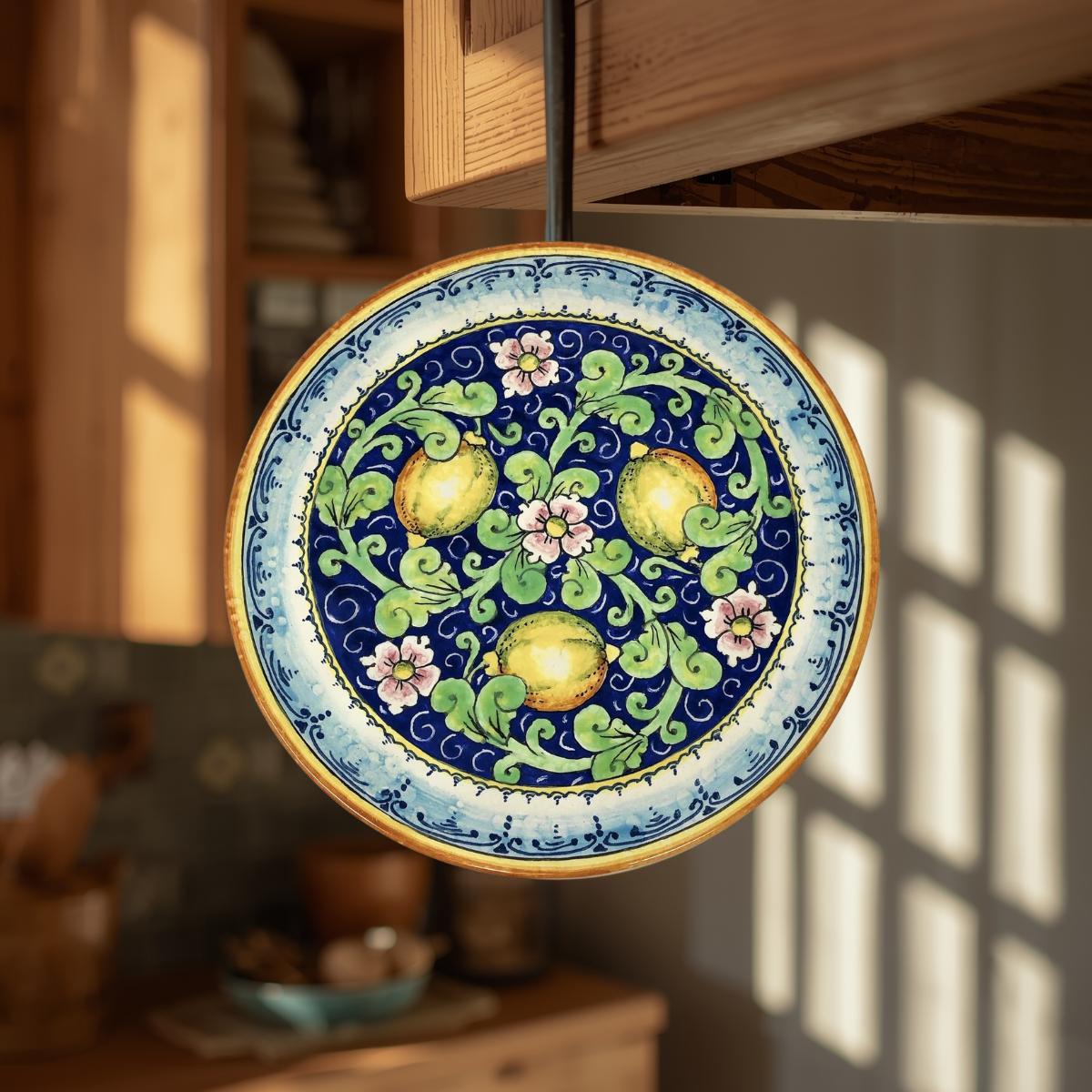 イタリアの陶芸アート陶器の皿、手描きの模様、レモン、イタリア製