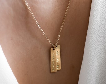 Collier porte-nom personnalisé • Collier personnalisé barre verticale en or 14 carats • Collier prénom enfant délicat pour femme • Cadeau pour maman