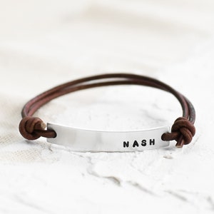 Pulsera con nombre personalizado para hombre • Pulsera de cuero personalizada • Pulsera personalizada para él • Regalo del Día del Padre para papá
