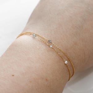 Sierlijke geboortesteenarmband - Geboortesteenarmband voor meerdere families - 14 kt goud, sterling - Minimalistische edelsteenkettingarmband - Cadeau voor vrouwen