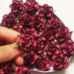 25 fiori di carta (misura 1") Fiore artigianale in carta di gelso, matrimonio artigianale con fiori di carta, matrimonio, bouquet e artigianato, rose di carta bordeaux.