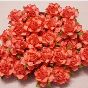 25 枚の紙の花 (サイズ 1.5 インチ) マルベリー ペーパー クラフト フラワー、ペーパー フラワー クラフト ウェディング、ウェディング、ブーケとクラフト、コーラル ペーパー ローズ。