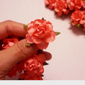 10 枚の紙の花 (サイズ 1.5 インチ) マルベリー ペーパー クラフト フラワー、ペーパー フラワー クラフト ウェディング、結婚式、ブーケとクラフト、コーラル ローズ。