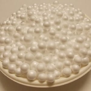 Cantidad 2 tazas/20 oz (tamaño 4-9 mm) Pequeñas bolas de poliestireno: bolas de poliestireno para slime, manualidades de poliestireno, nieve de poliestireno, bolas de poliestireno blancas.